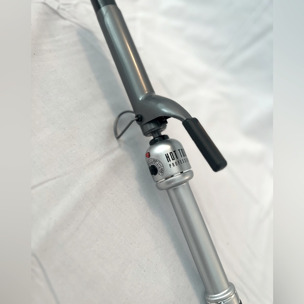 1” Hot Tools curling iron with clamp